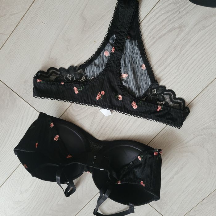 Nowy zestaw M 85B bielizna biustonosz stringi