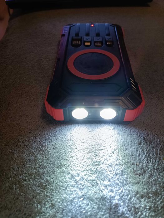 Power Bank 906511. panel solarny 31200mAh ładowarka indukcyjna 4 kable