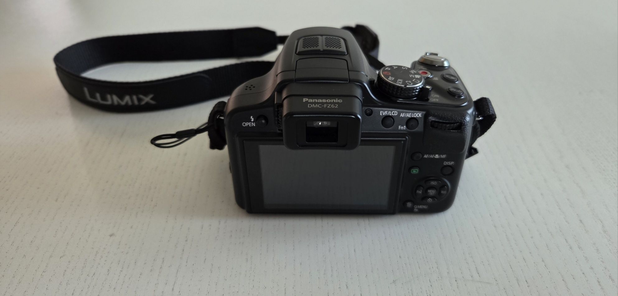 Câmera Fotográfica Panasonic DMC - FZ62