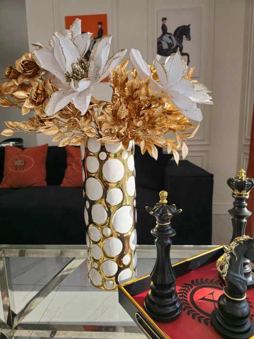 Ekskluzywny Złoty Wazon Glamour – Szyk i Luksus!