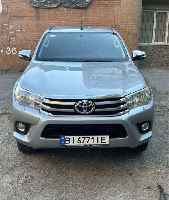 Продам авто Toyota Hilux 2017