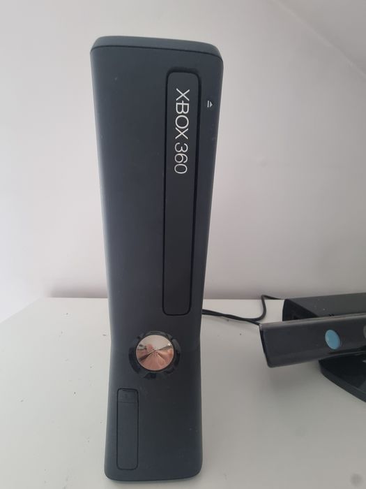Xbox 360 S + Kinect + pad + 10 gier – komplet, sprawny