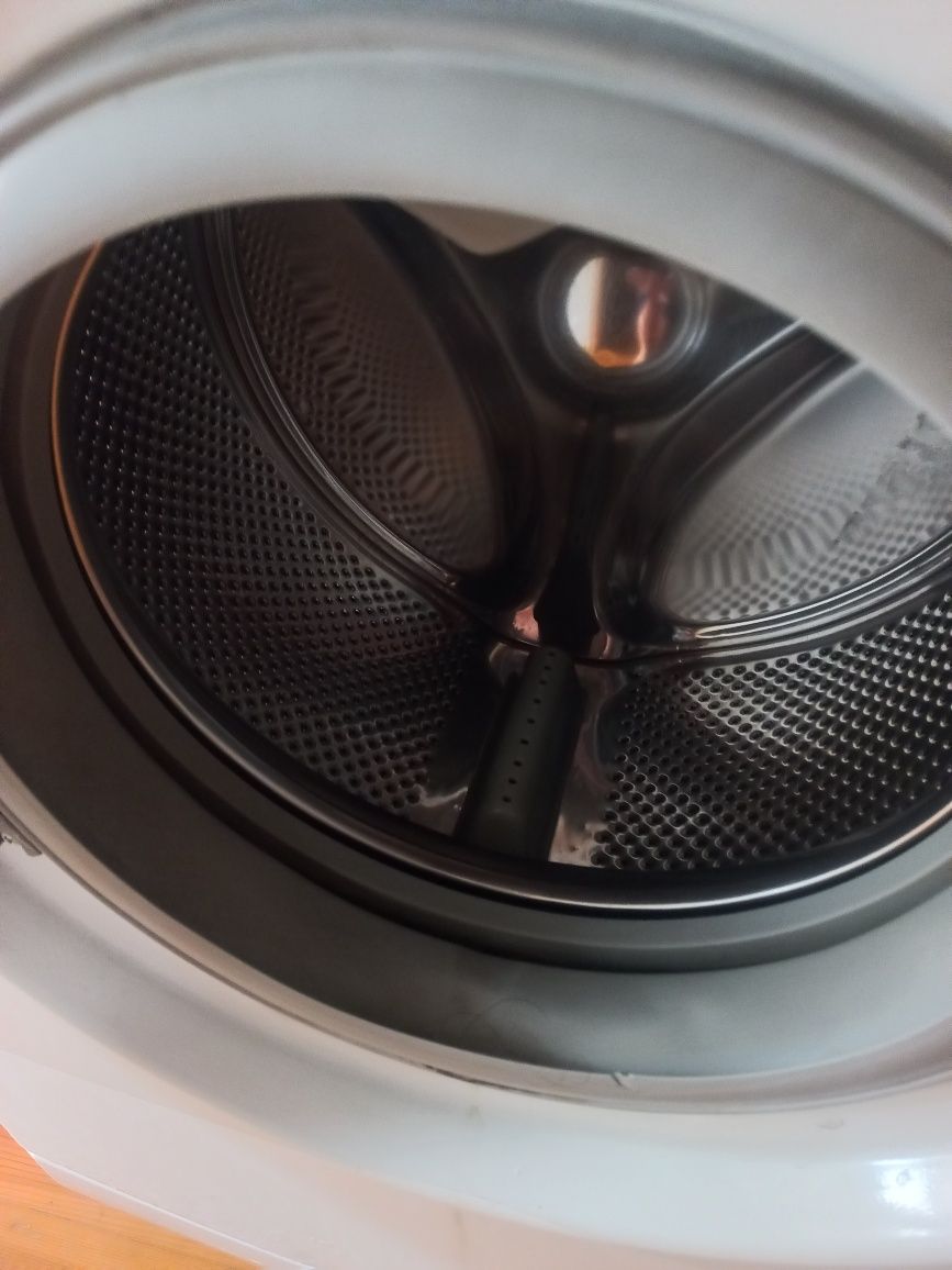 Пральна машина  WHIRLPOOL