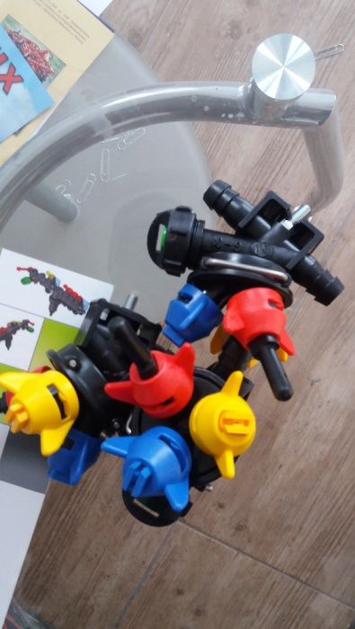 Końcówka głowica rozylacz z RSM do opryskawacza komletna potrójna NOWA