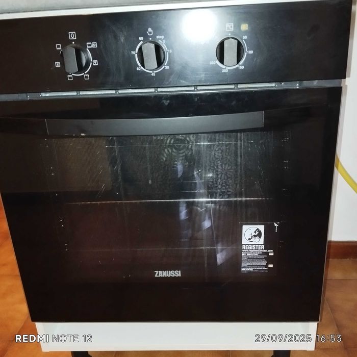 Forno Zanussi com timmer