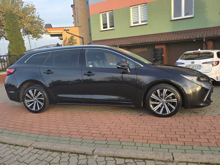 Toyota Corolla 23r Salon Polska 1.8 HYBRID Gwarancja BEZWYPADKOWY z Pakietem Style