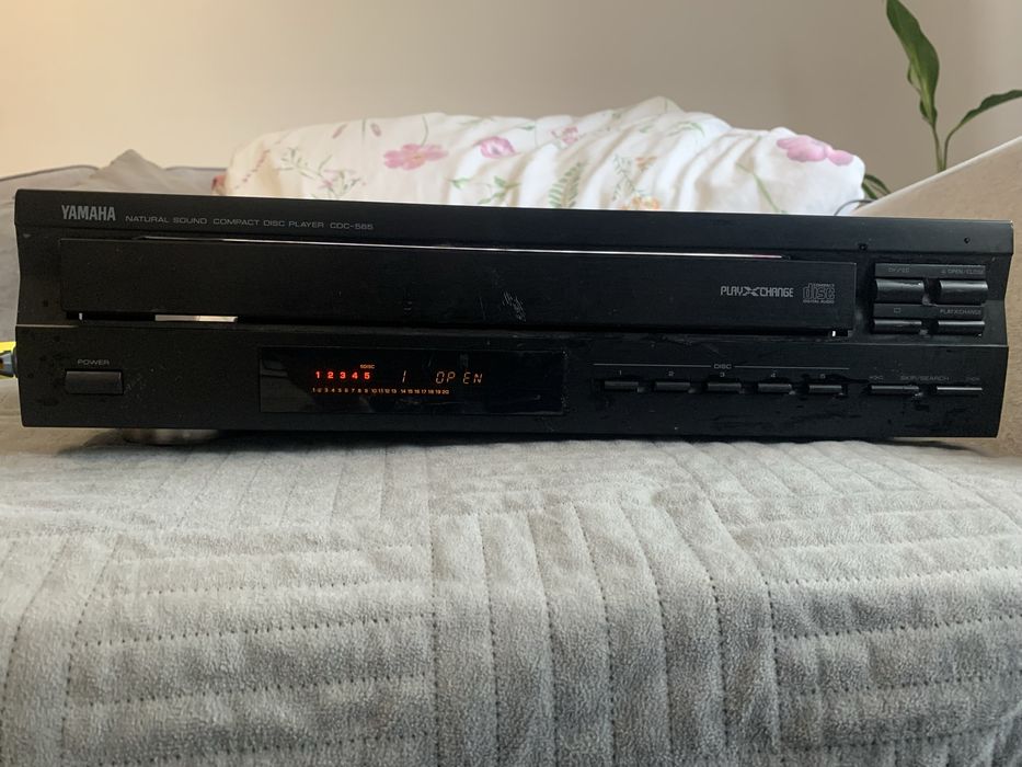 Yamaha CDC-565 tzw karuzela