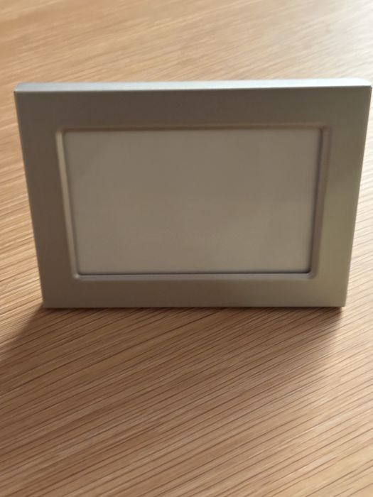 Pequeno passe-partout metálico.