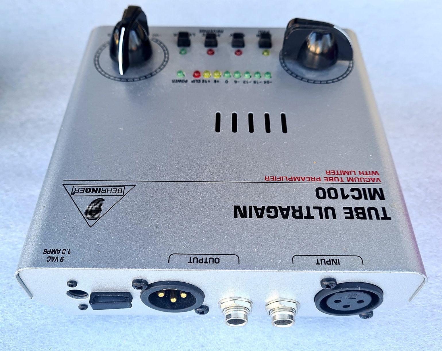 Mic100 Behringer przedwzmacniacz mikrofonowy