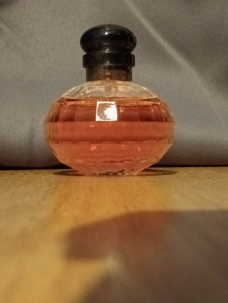Perfumes mal usados 1€ cada.