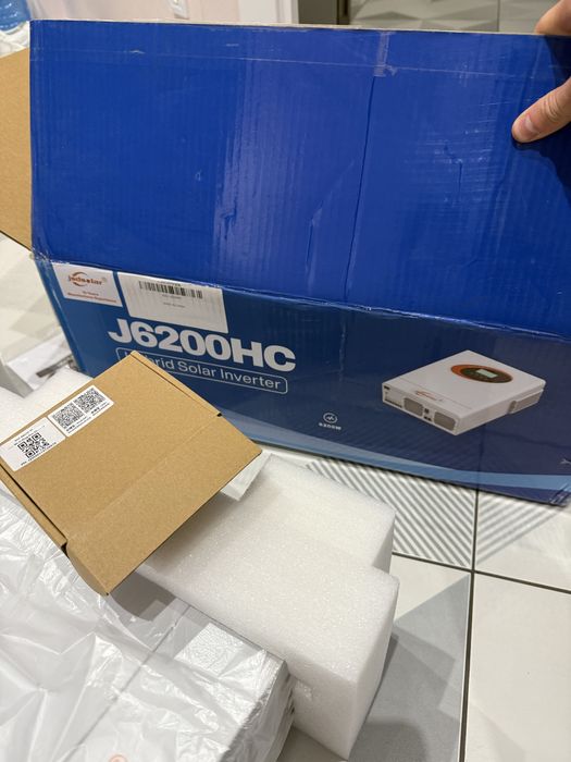 Гібридний сонячний інвертор JSDSolar J6200HC 48V 6.2KW Wifi