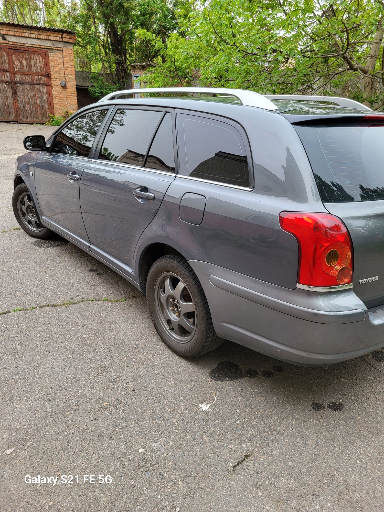 Продам Toyota avensis universal