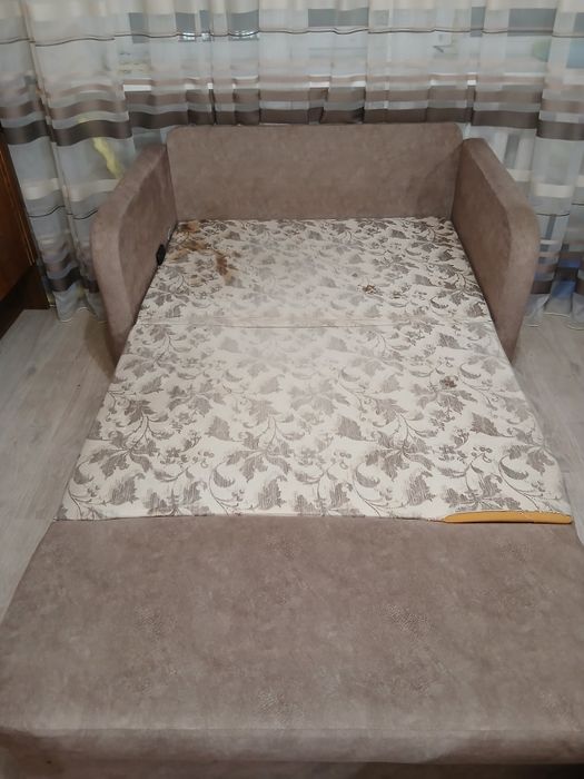 Диван-ліжко. Шир. 127, довж. 80, спальне місце 110, довжина 190.