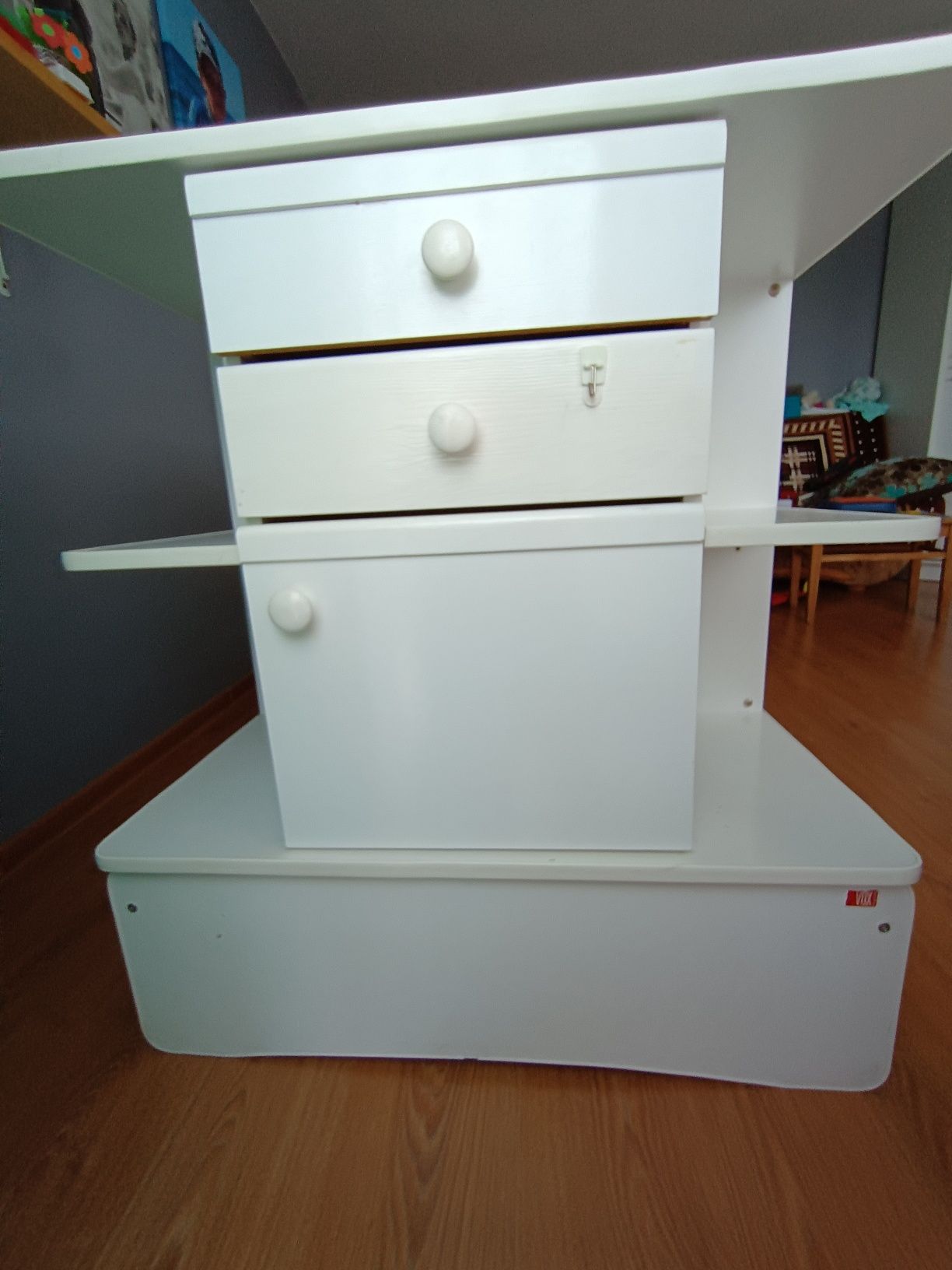 Oddam za darmo solidne łóżeczko dziecięce bez materaca
Wymiary cał
