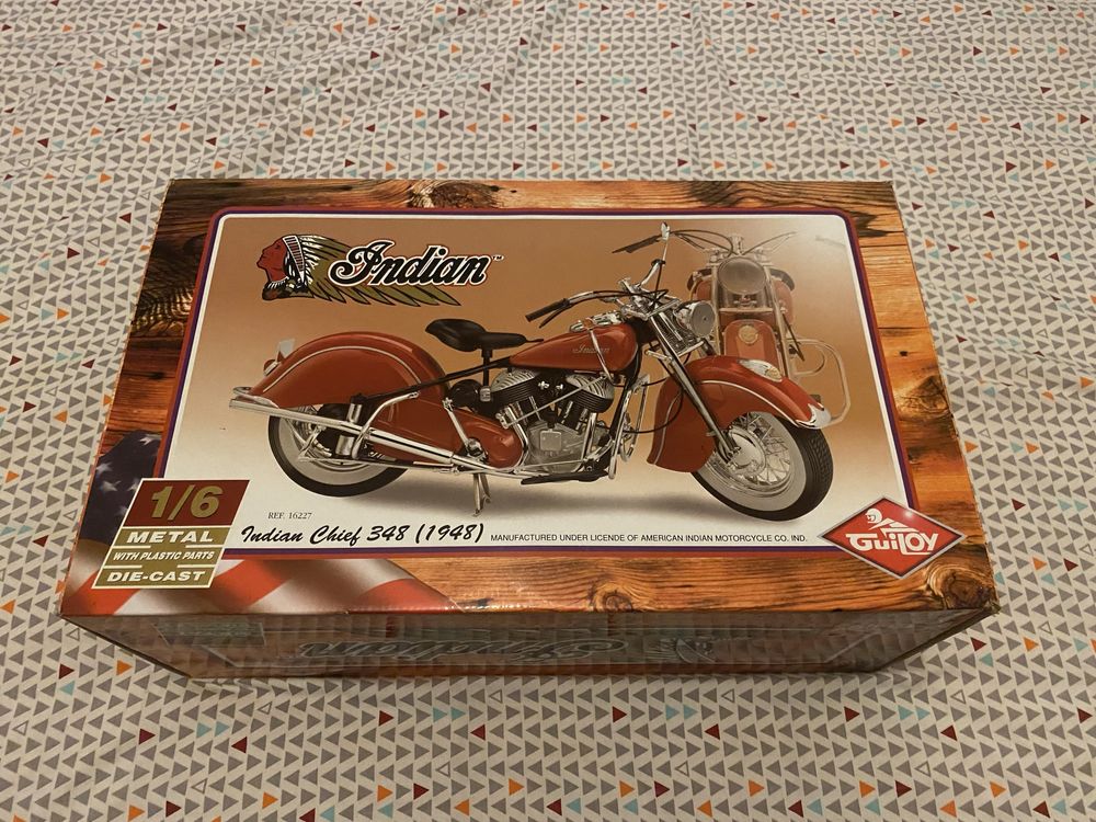 Modelo da mota Indian chief 348 da Guiloy