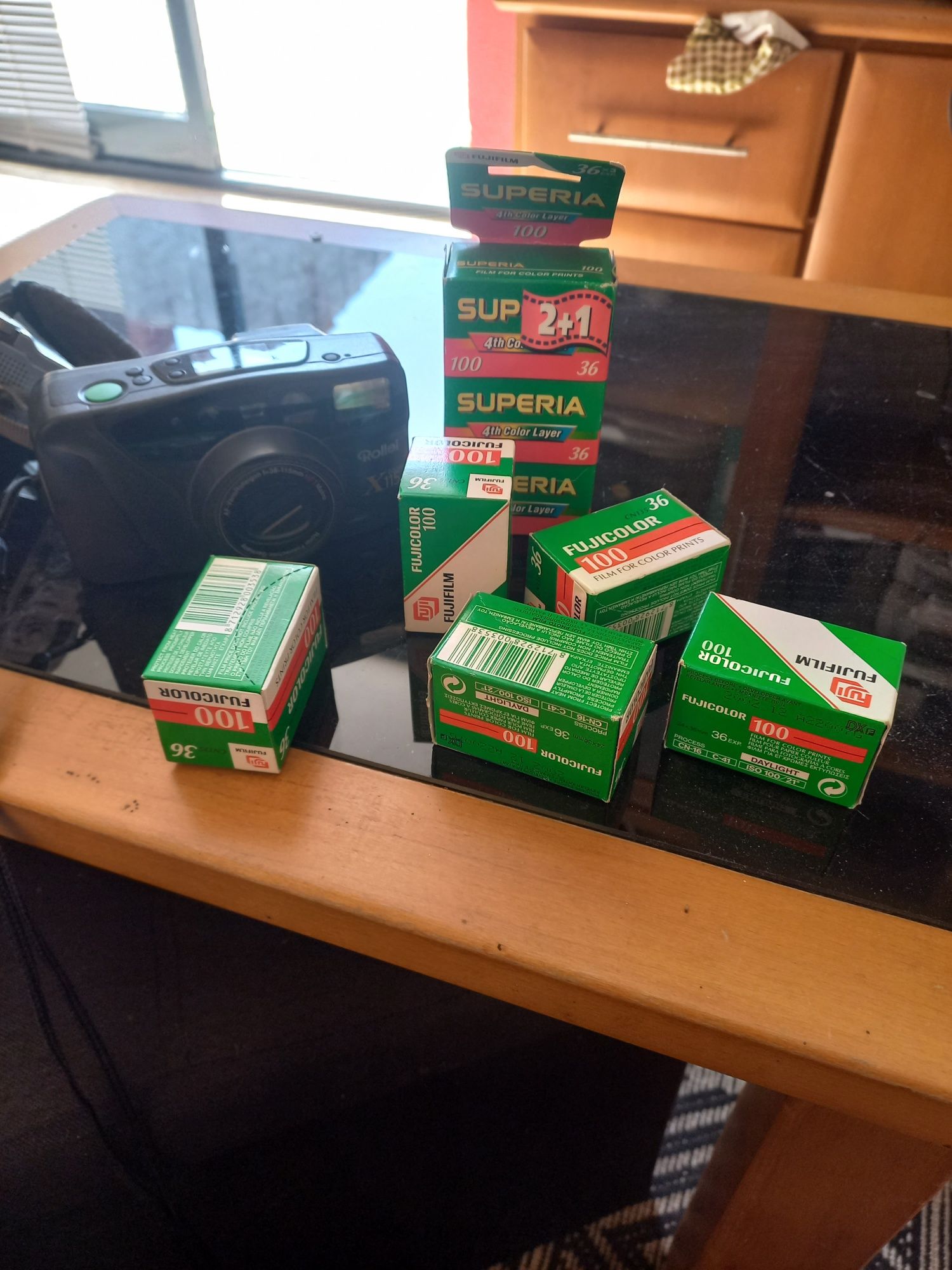 Camera jvc mais maquina  fotográfica  carregador 8 rolos