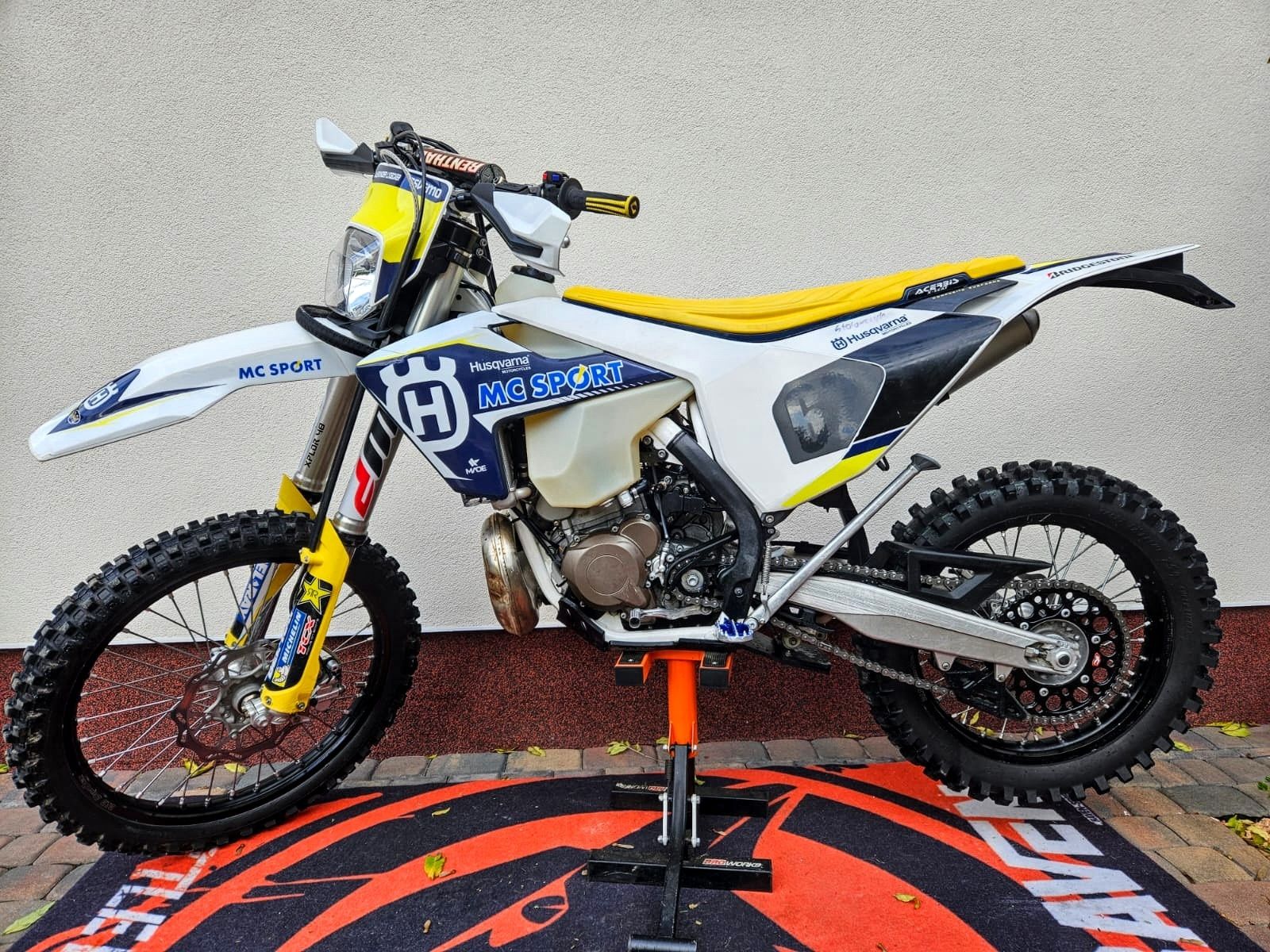 Husqvarna 300 model 2019 - Nowy Cyl, tłok, pompka - 41mth