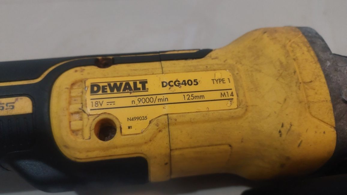 Акумуляторна кутова шліфувальна машина DeWalt DCG405