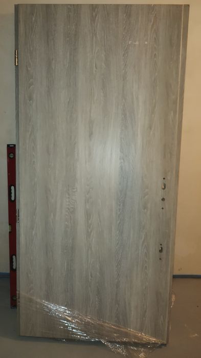 Drzwi wewnętrzne  100