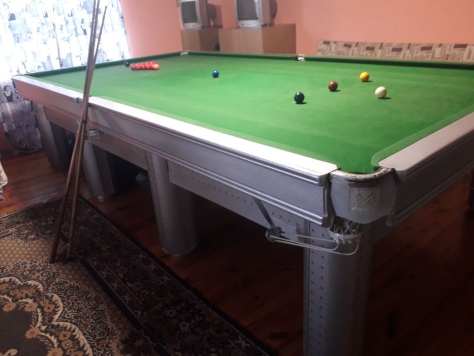 Білярдний стіл для Снукера