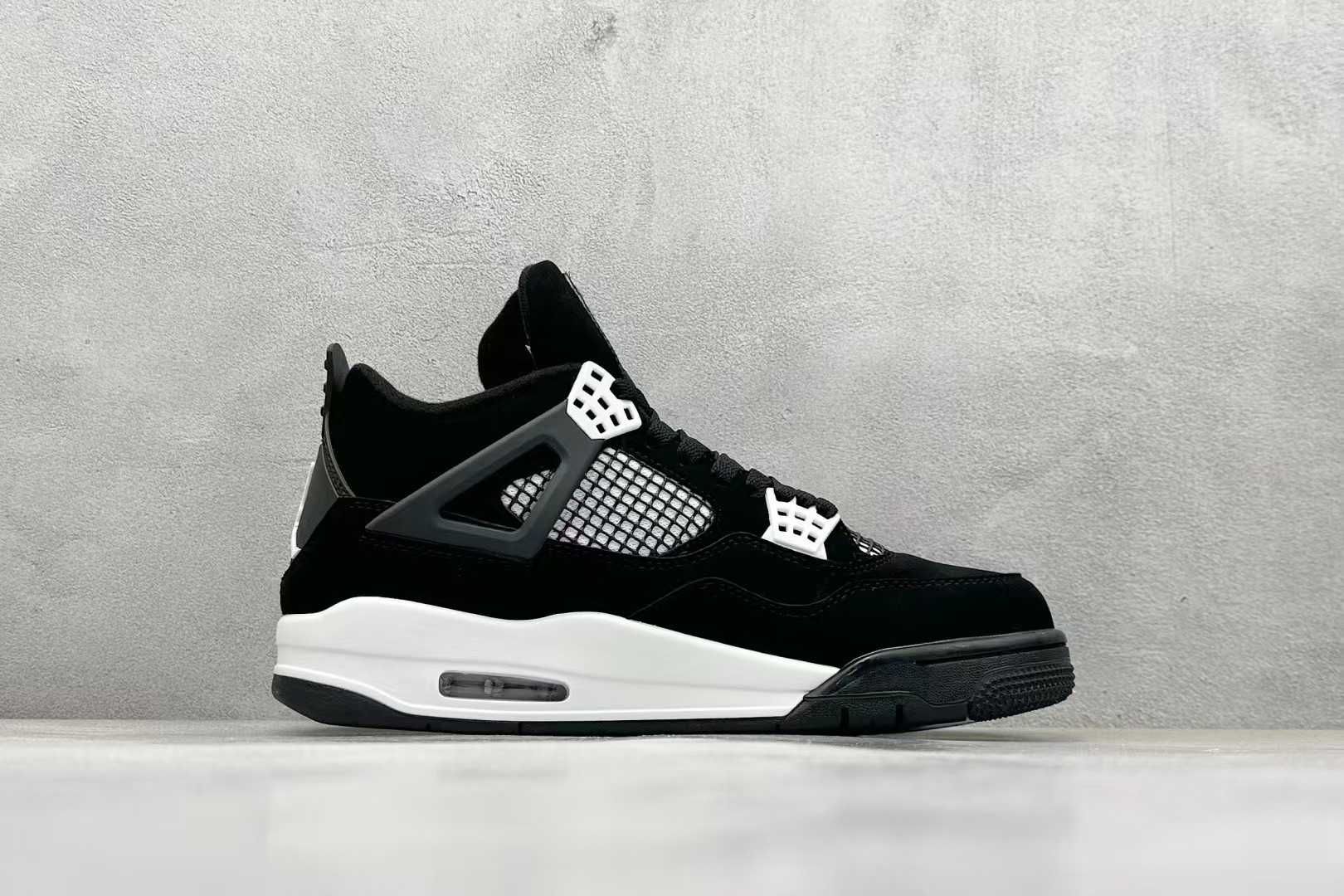 Buty JordanAirJordan4Retro White Thunder sportowe rozmiar.43