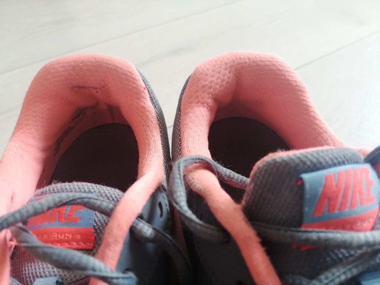 Nike Reax Run 38 Lace Up 9 Trainers buty sportowe do biegania