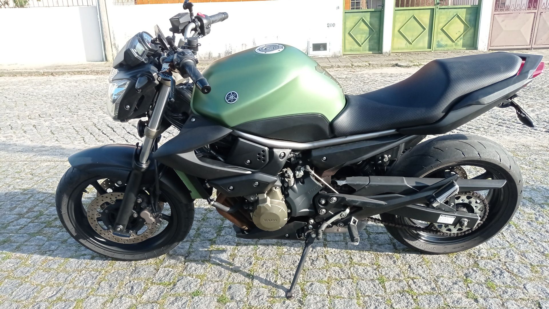 Yamaha XJ6 (600cc)