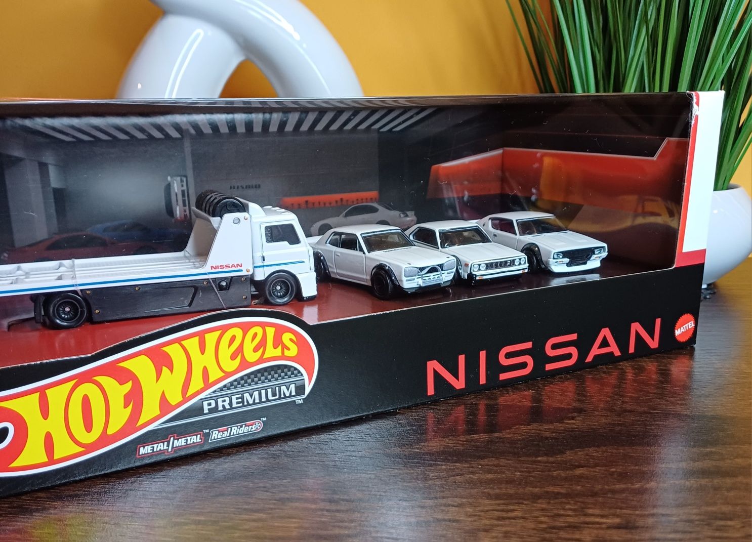 Hot Wheels Premium Diorama Nissan HKC16