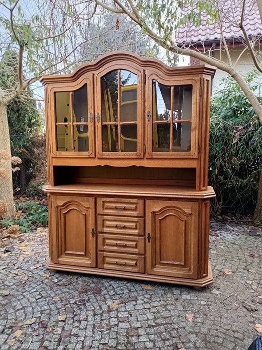 Solidny kredens drewniany, używany, stan dobry/bardzo dobry