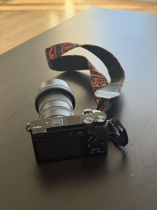 Aparat Sony A6000 + Sigma 18-50 2.8 DC DN
