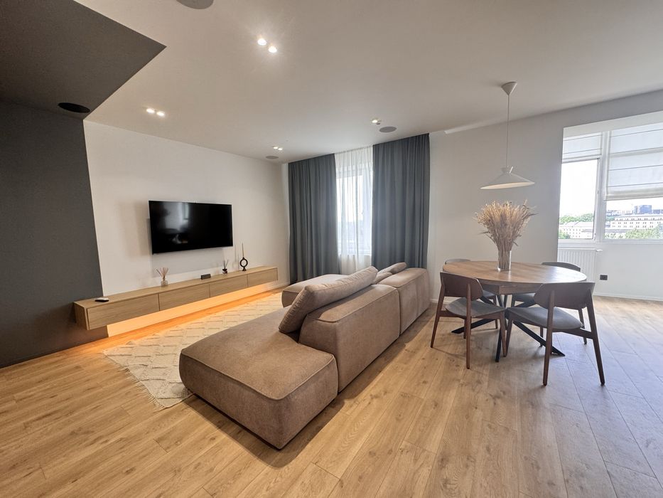 Простора 3 кім. квартира! Центр!