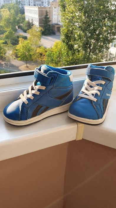 Кросівки Reebok для хлопчика сині оригінал 21р. 11,5см + іграшка