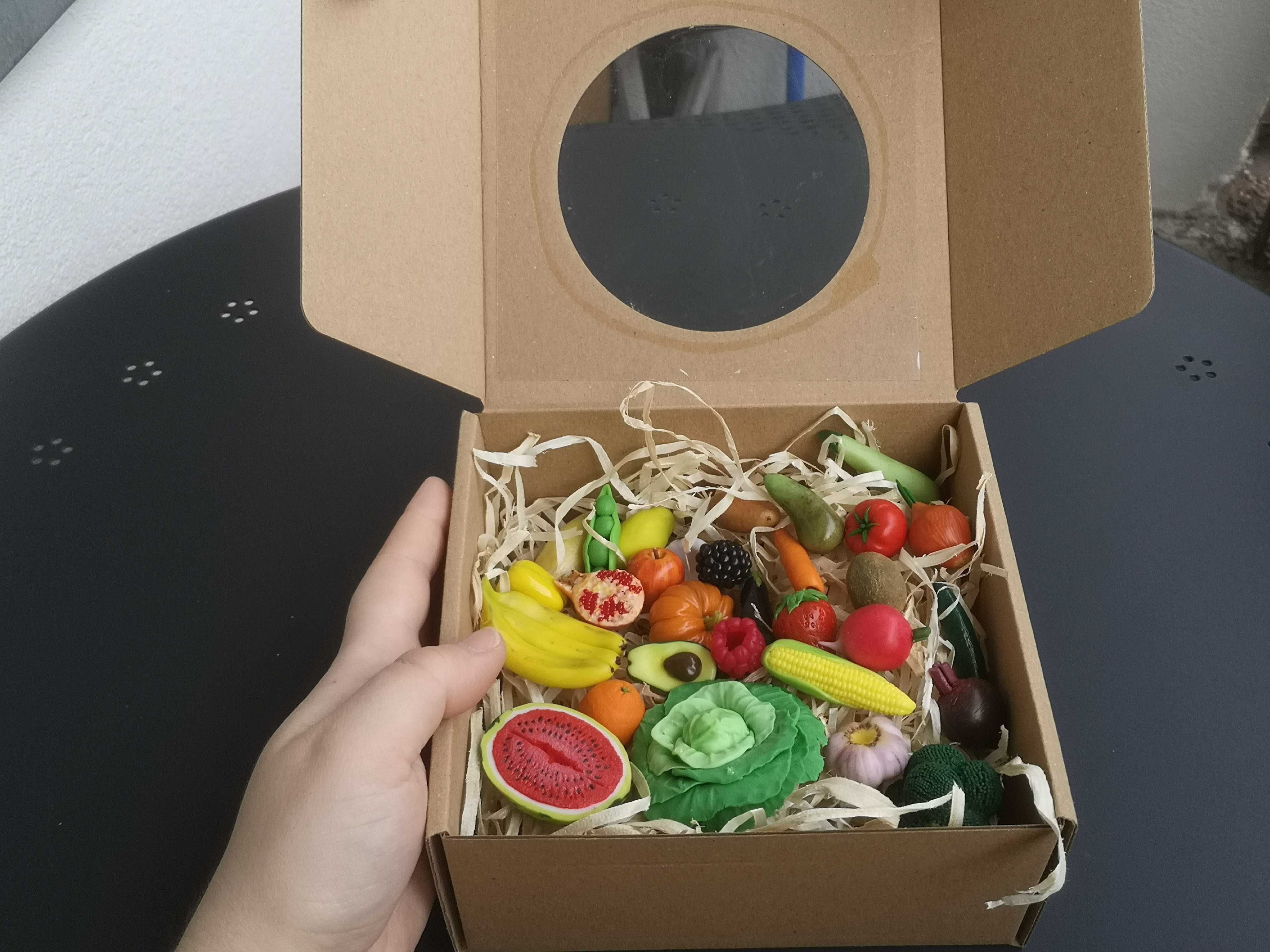 Miniaturowe figurki warzyw, owoców  graj i ucz się 30 szt+30kart