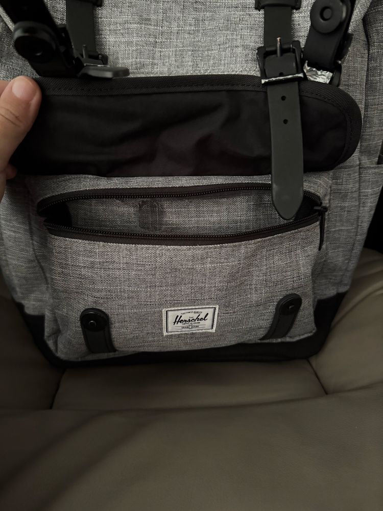 Mochila Herschel Little America PRO