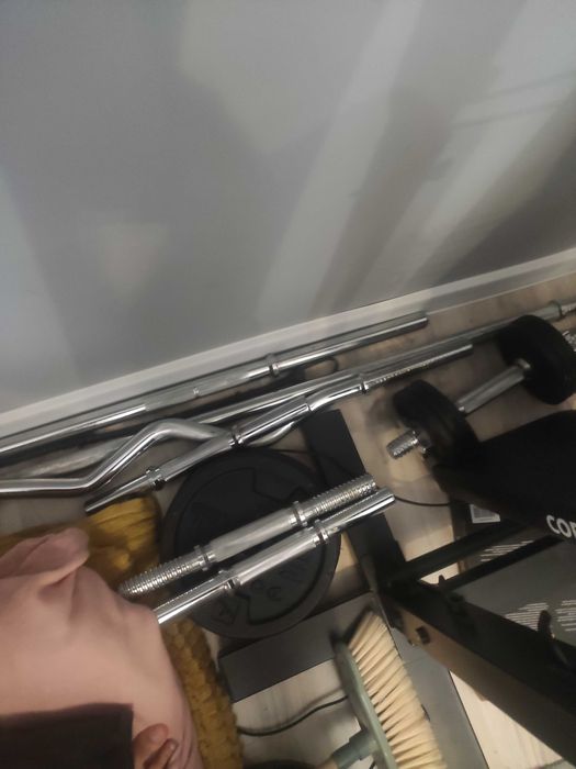 Ławeczka do ćwiczeń zestaw ciężary sztangi hantle