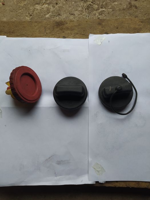 Крышка на бензобак