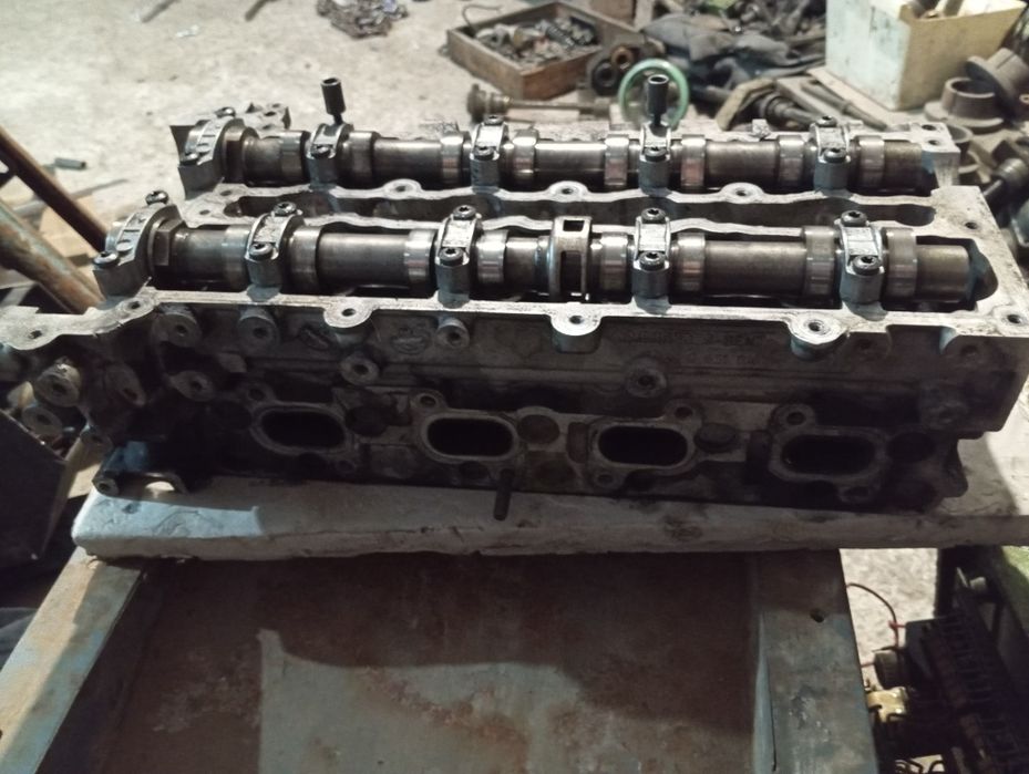 головка блоку циліндрів двигуна Мерседес спринтер ом651 Mersedes