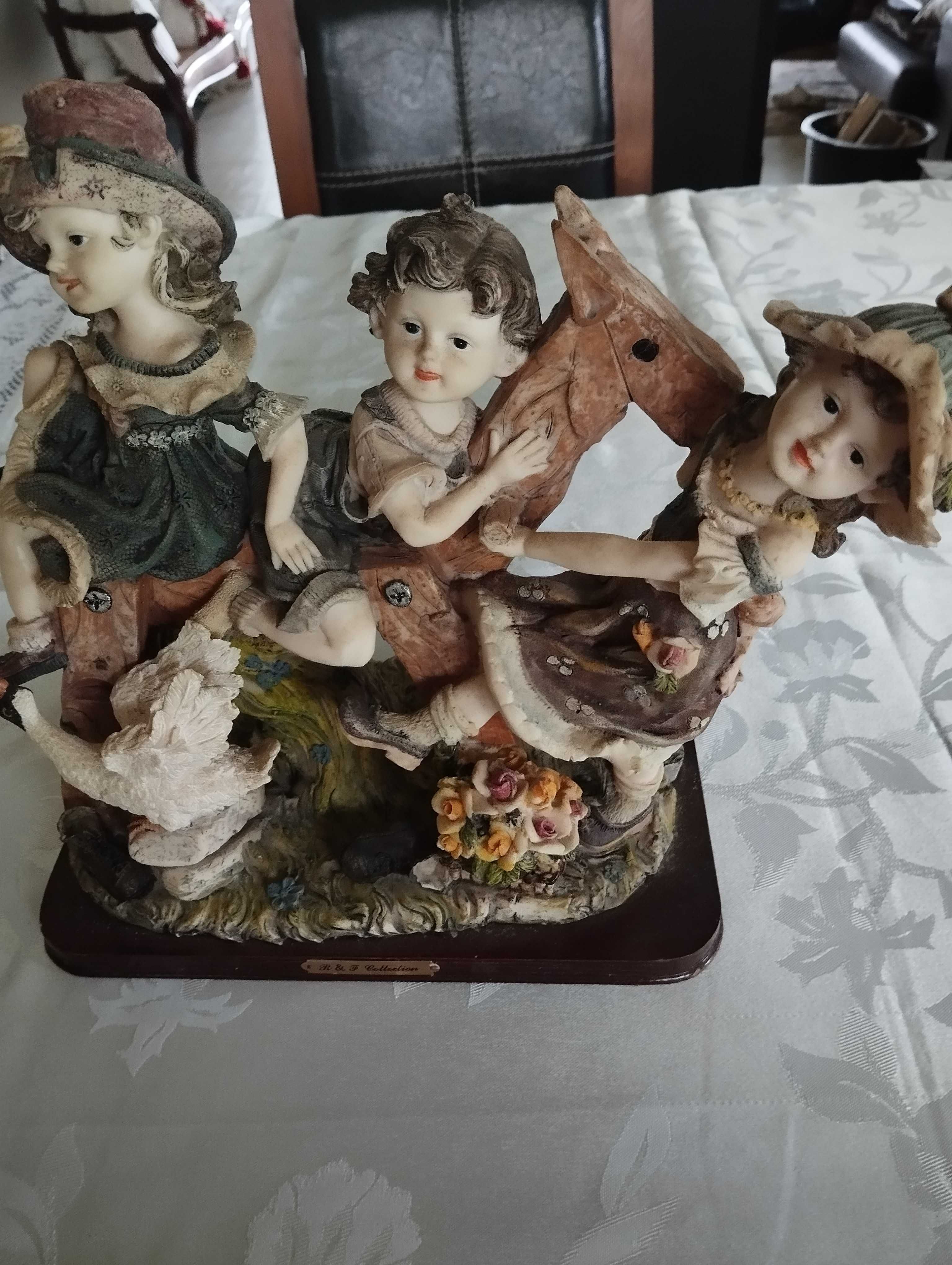 Estatueta em marfinite muito antiga em perfeito estado de conservação