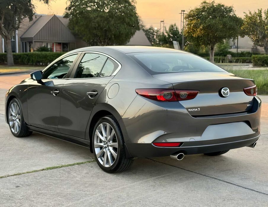 Mazda 3      2021