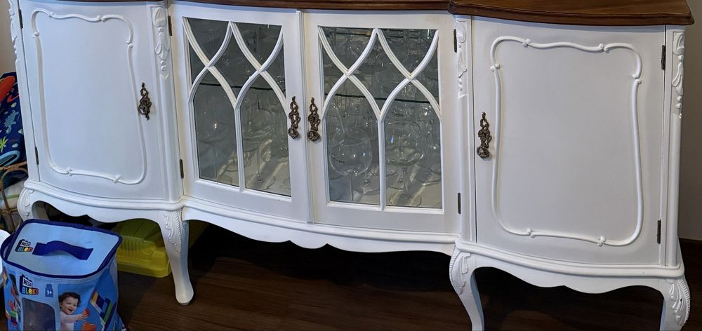 Comoda vintage com vitrine