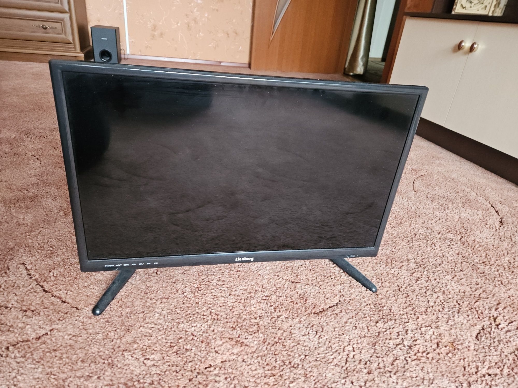 Телевізор ELINBERG 24''