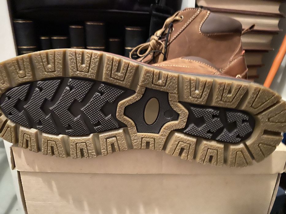 Lote 2pares botas 43/44 bejes a estrear e umas pretas