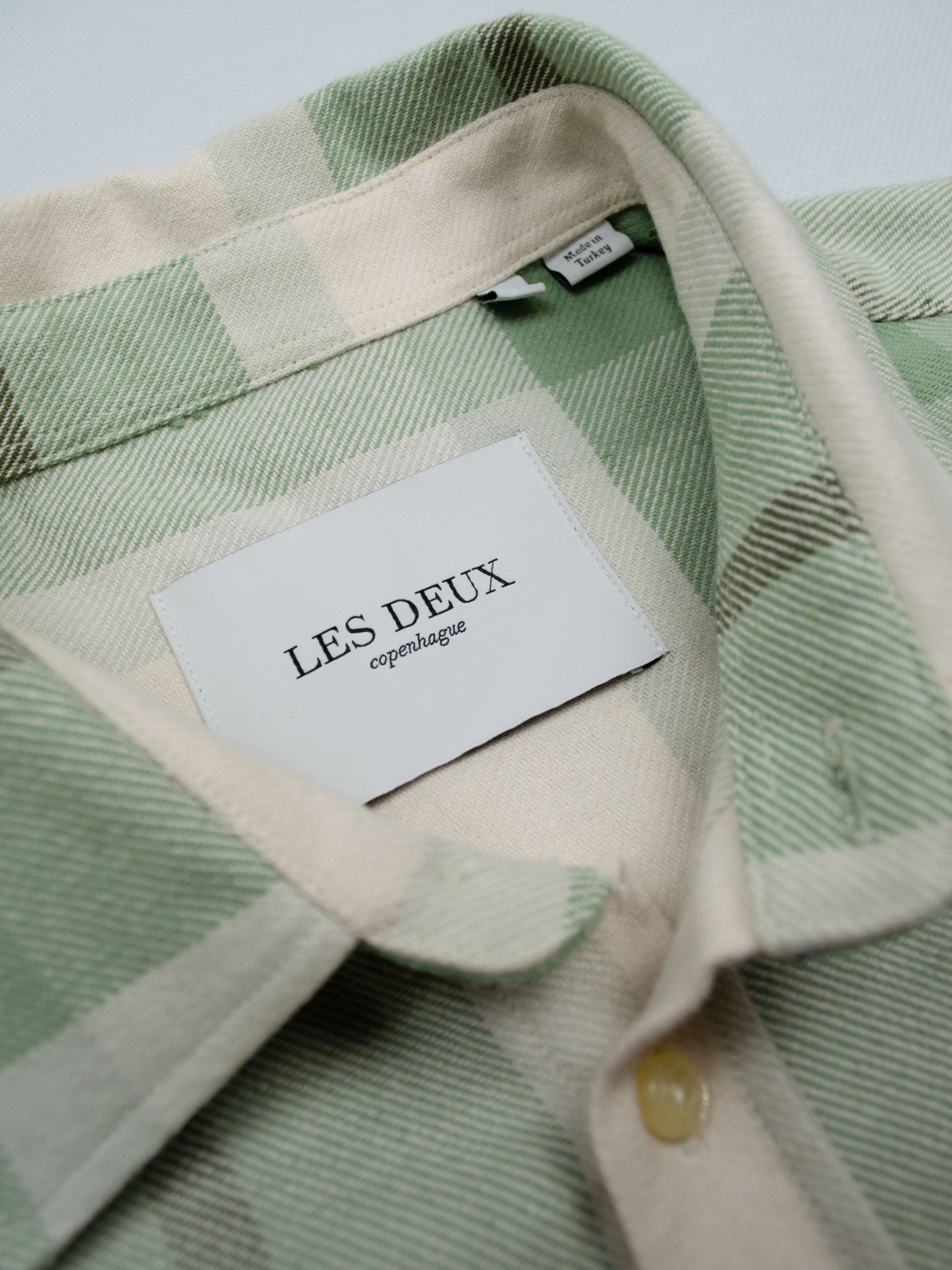 Les Deux Koszula Jeremy R. M