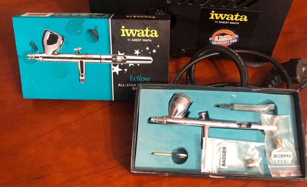 Iwata-Medea Pro Air Compressor + Iwata Eclipse Dual Action Airbrush