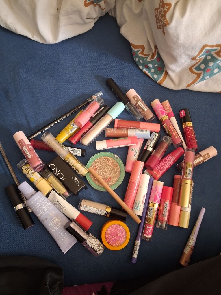 Beuty makeup mystery scoop