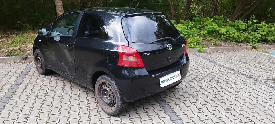 Toyota yaris 1.0 benzyna tani ekonomiczny woz dostawa zamiana skup aut
