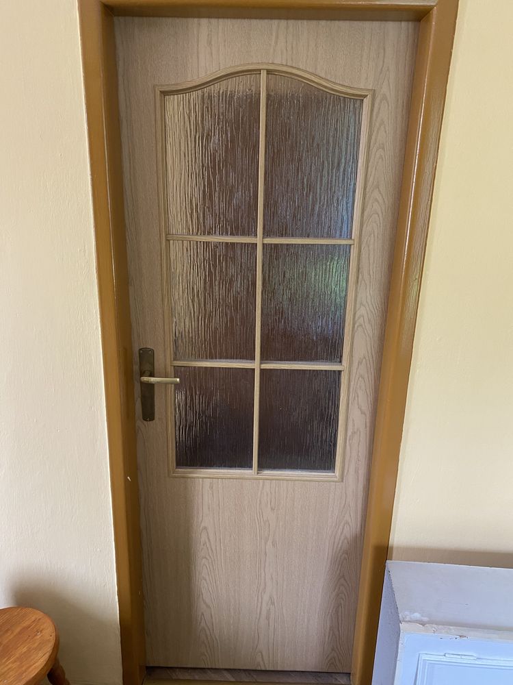 2 x drzwi wewnętrzne przeszklone z okienkiem