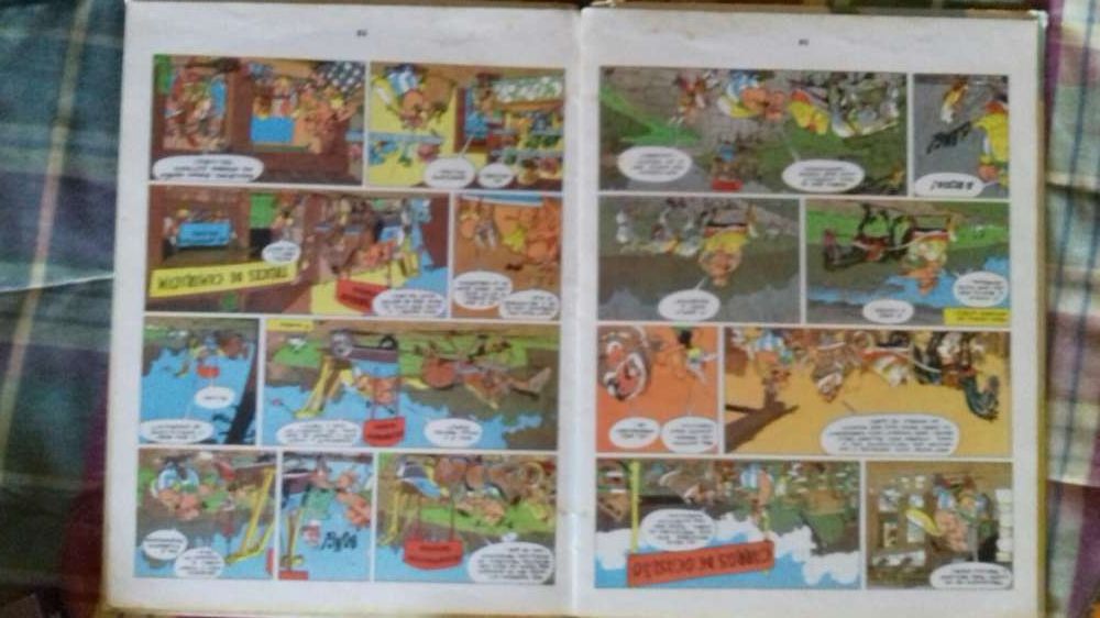 Livro de banda desenhada Astérix