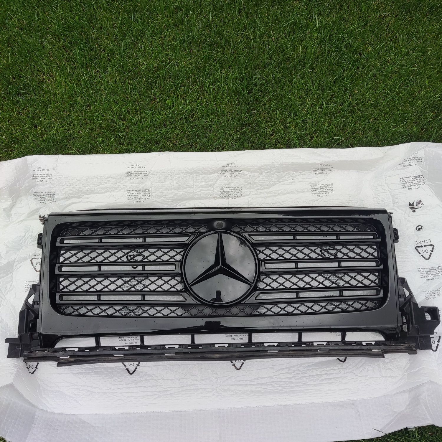 Продам решетку радиатора Mercedes Benz G-clas 2022 года выпуска