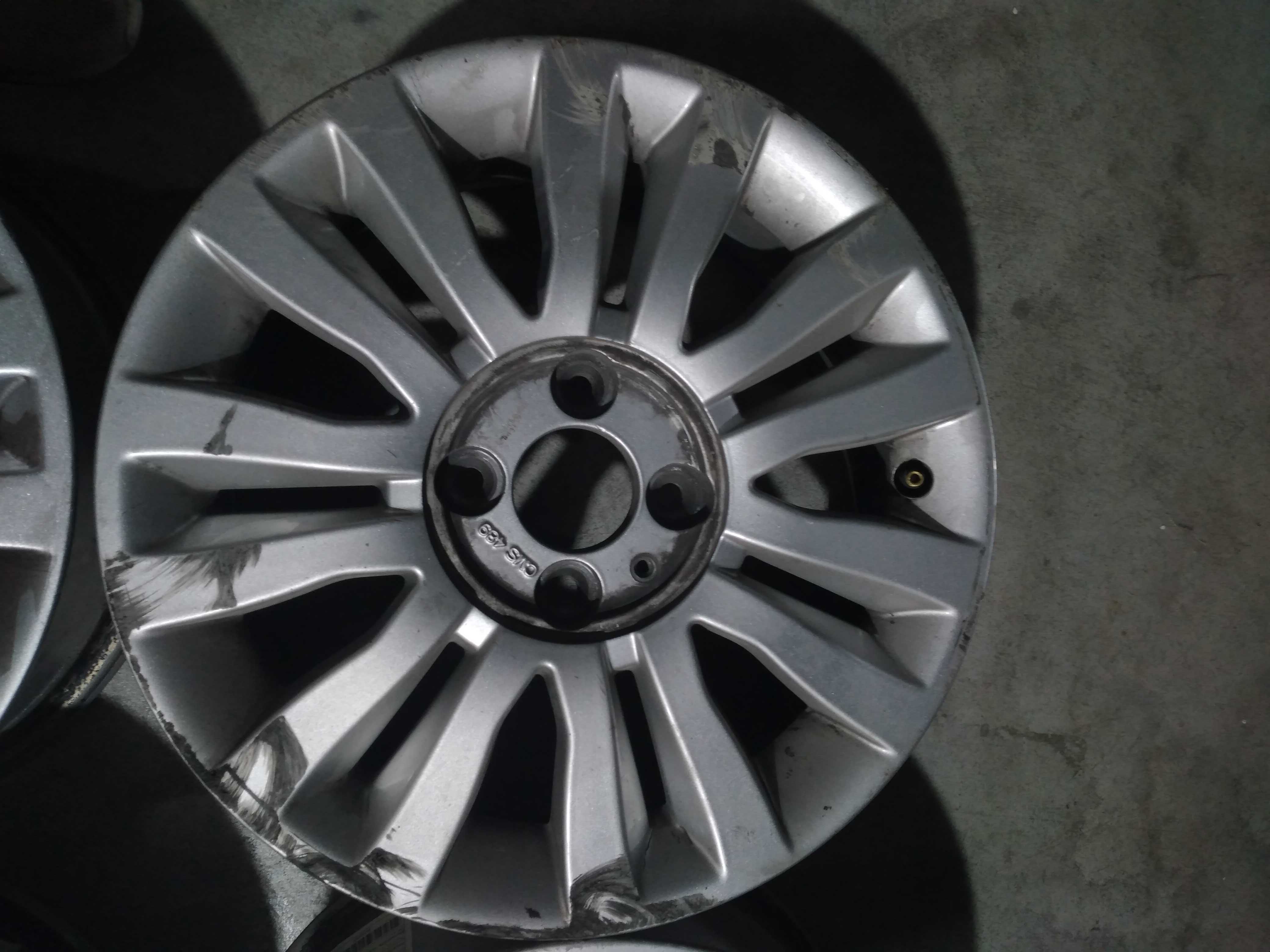 Vendo 4 jantes especiais renault clio 3 15"